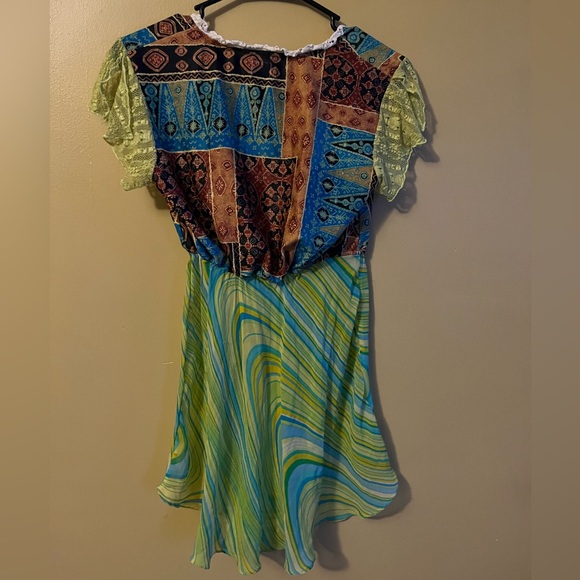 Nom Colorful Tee - Picture 4 of 9